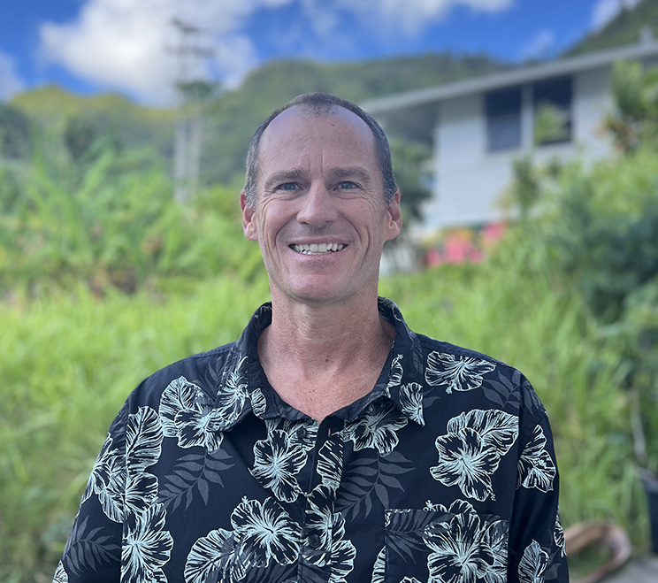 Darshaun Nadeau professional headshot, Flowing Blue Founder, Google Ads strategist, digital marketing and revenue growth expert